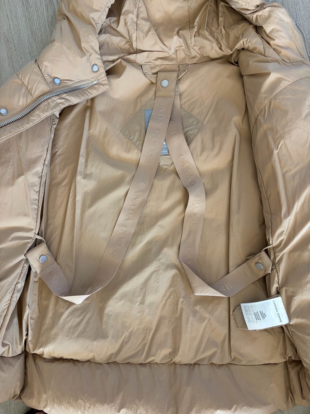 Canada Goose NWOT Wilu Parka (size SM P) - Picture 6 of 10